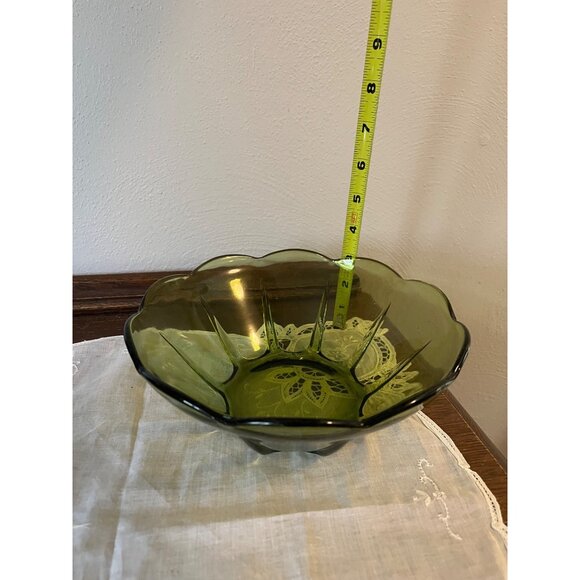 Anchor Hocking Avocado Green Scalloped Bowl, small chip on top edge - Picture 4 of 5